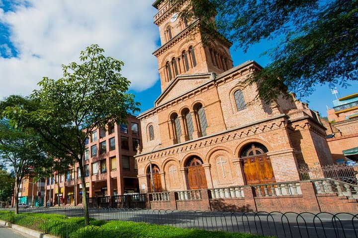 Full Double-Decker Tour of Medellin's 15 Top Sights photo 6
