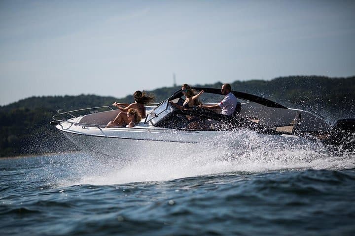 Self-Drive Luxury Boat to Blue Lagoon — Parker 630 Hire from Paphos photo 2