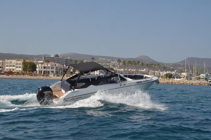 Self-Drive Luxury Boat to Blue Lagoon — Parker 630 Hire from Paphos photo 5