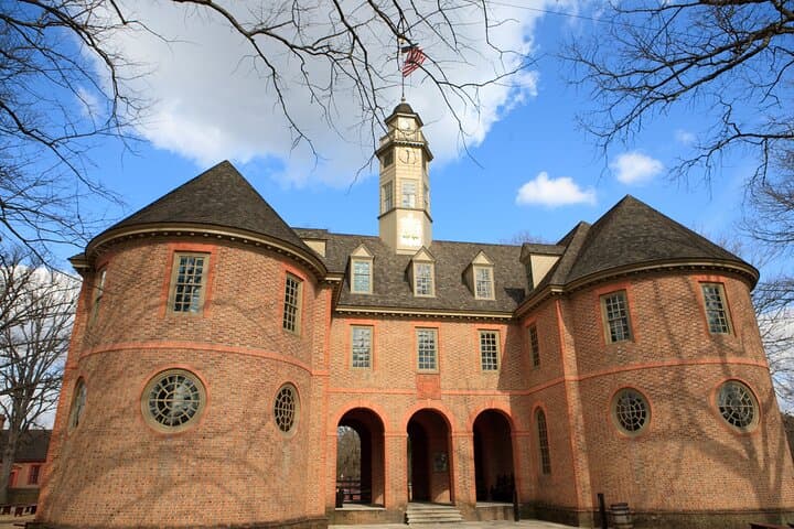 Gallows Path Ghost Tour — Colonial Williamsburg Night Walking Tour