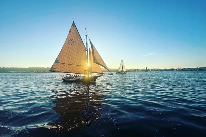San Diego Classic Sailboat Cruise — Small Group, Snacks & Drinks Included photo 5