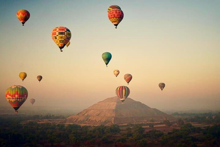 Sunrise Hot Air Balloon Over Teotihuacan with Cave Breakfast