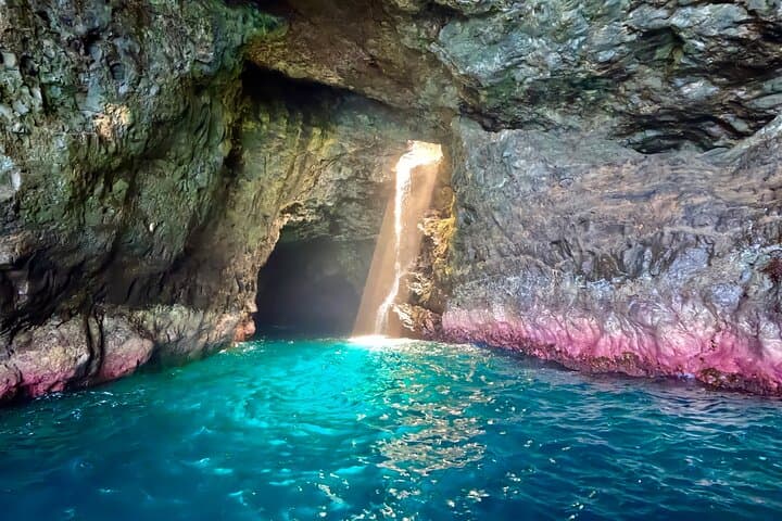 Nā Pali Coast Zodiac Raft: Sea Caves Expedition from Waimea, Kauai photo 5