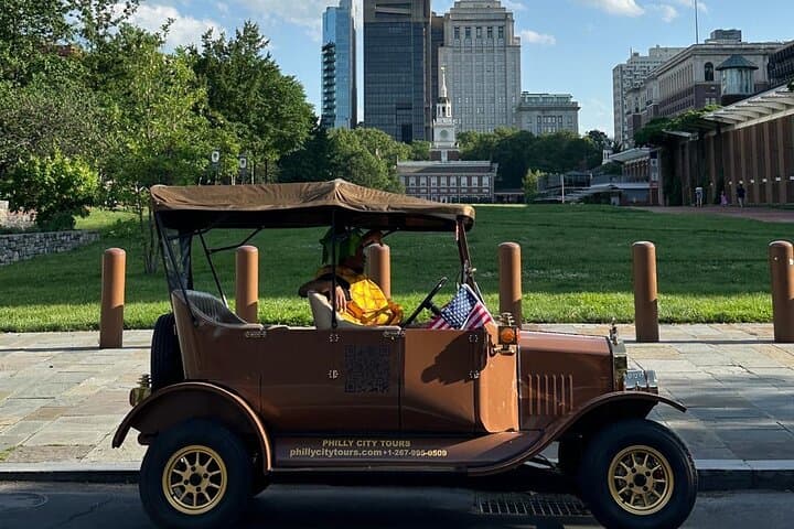 Philadelphia Vintage Car and Electric Cart City Tour Guide photo 4
