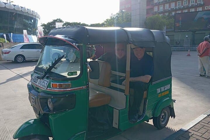Guided Tuk Tuk Tour of Colombo: Explore the City's Culture and Coastal Sights photo 4