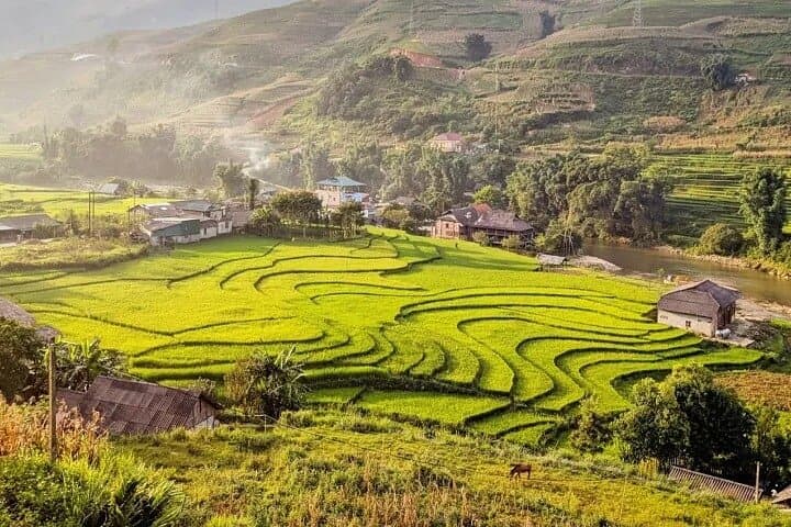 Off-the-Grid Sapa: A Day Trek Through Minority Villages & Rice Terraces photo 2