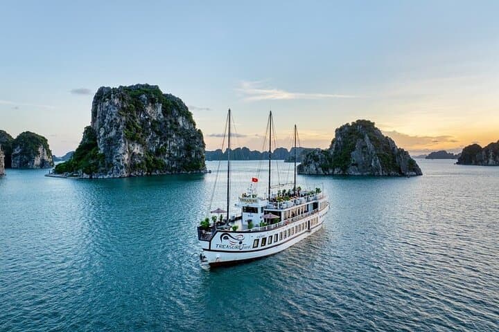 Luxury Halong Bay Cruise: Kayaking, Caves & Titop Island Day Trip photo 1