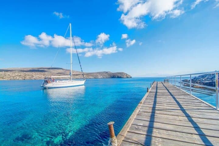 Sail to Dia Island from Heraklion: Full-Day Swim, Snorkel & On-Board Greek Meal