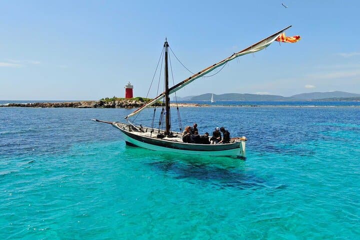 Vintage Lateen Sailing: 4-Hour Alghero Gulf Cruise with Swim Stops