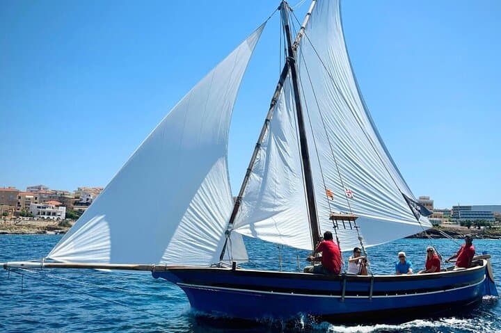 Vintage Lateen Sailing: 4-Hour Alghero Gulf Cruise with Swim Stops photo 4