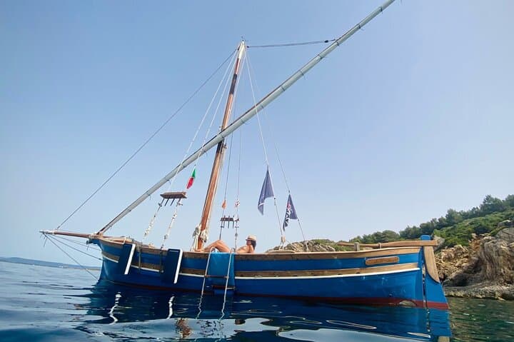 Vintage Lateen Sailing: 4-Hour Alghero Gulf Cruise with Swim Stops photo 3