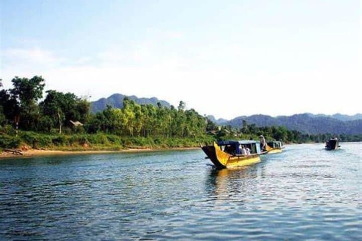 Vang Vieng 2-Day Blue Lagoon and Caves Tour from Vientiane photo 2