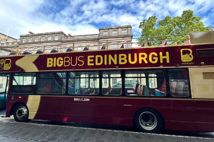 Edinburgh Hop-On Hop-Off Big Bus & Britannia Tour — 48-Hour Sightseeing Guide photo 3