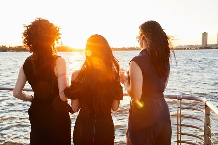 New York Signature Dinner Cruise: Skyline Buffet, DJ & Sunset Views photo 3