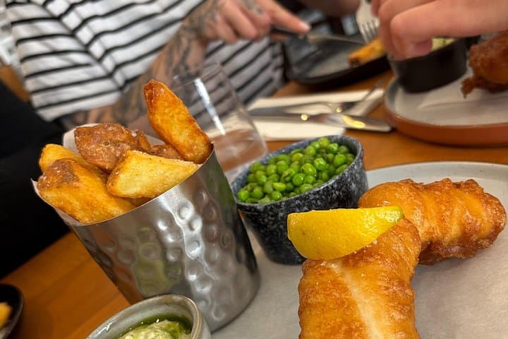 Canterbury Lunchtime Food Tour — Discover Culinary Delights on a Guided Walk photo 4