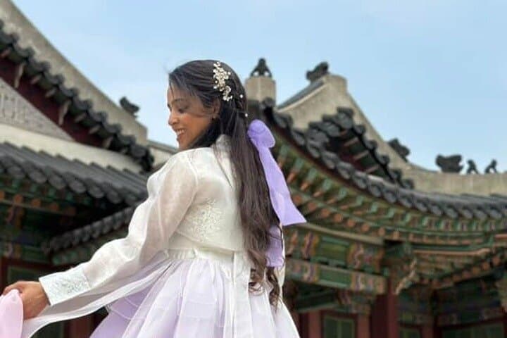 Hanbok Walking Tour: Changdeokgung Palace & Secret Garden, Seoul photo 1