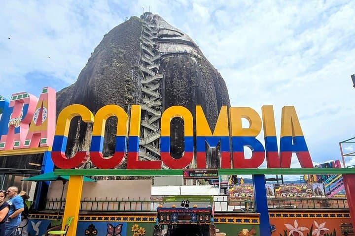 Guatapé Day Trip from Medellín: Breakfast, Boat Tour & El Peñol Climb photo 2