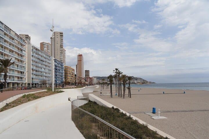 Benidorm Old Town Exploration Game: Self-Guided Pirate Walk to Balcón del Mediterráneo