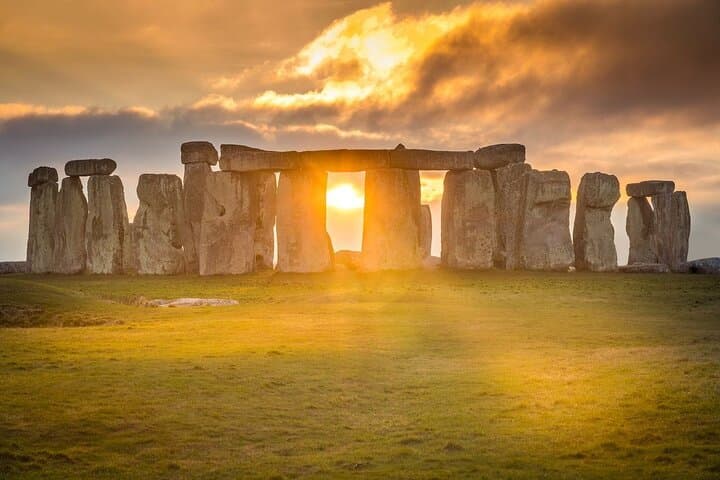 Private Transfer: London & Heathrow to Stonehenge with Meet & Greet photo 5