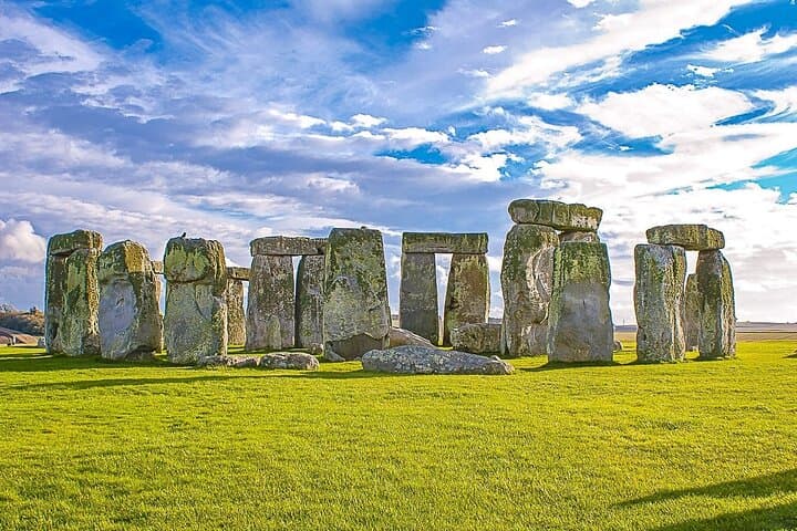 Private Transfer: London & Heathrow to Stonehenge with Meet & Greet photo 6
