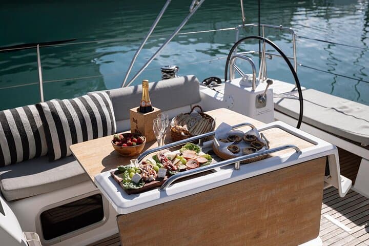 Private Cascais Sailing Cruise: 3-Hour Yacht Tour to Boca do Inferno and Carcavelos photo 3