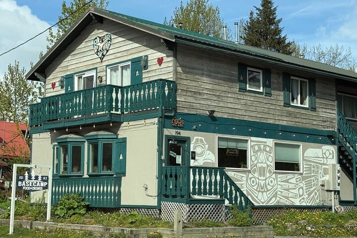 Refined Alaskan Escape: Private Custom Tours Tailored to Your Alaska Adventure photo 4
