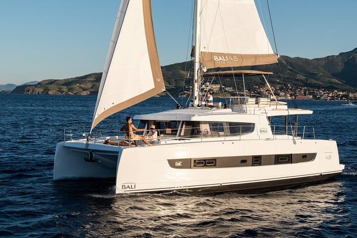 Portimão Luxury Catamaran Cruise to Benagil Caves — Full-Day & Sunset Options