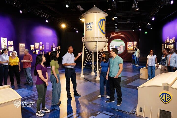 Warner Bros. Studio & Hollywood Celebrity Homes Tour: Behind-the-Scenes and Sunset Strip Highlights photo 2