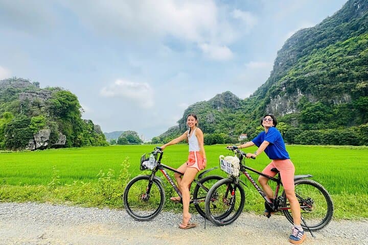 Explore Trang An, Bich Dong & Mua Cave: Ninh Binh Private Day Trip