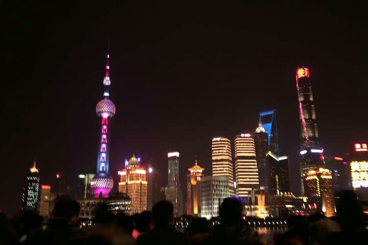 Shanghai Private Guide and Language Companion — Personalized 3–6 Hour City Tours