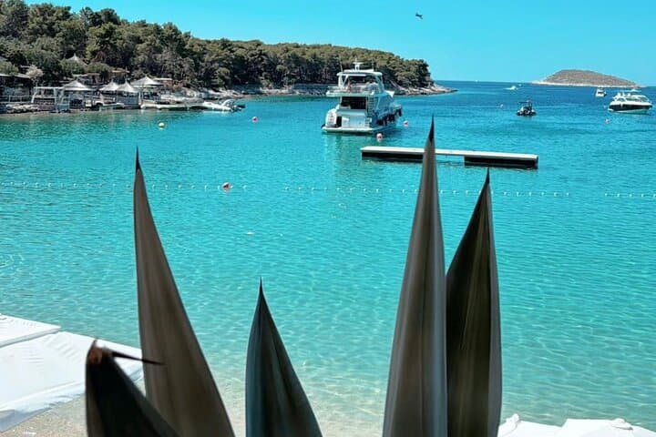 Speedboat to the Blue Lagoon: Split Small-Group 3-Island Tour
