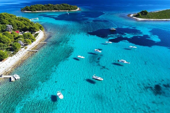 Speedboat to the Blue Lagoon: Split Small-Group 3-Island Tour photo 5