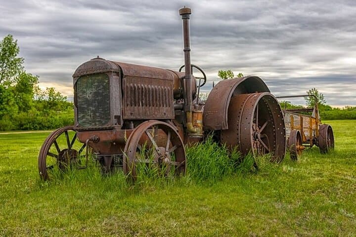 Off-the-Beaten-Path Badlands Jeep Tour from Calgary to Drumheller photo 4