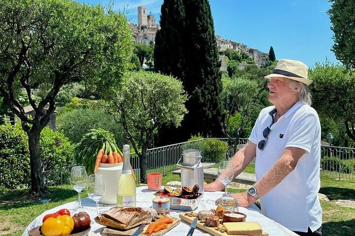 Provencal Market & Picnic: Saint-Paul de Vence Day Tour from Cannes photo 2