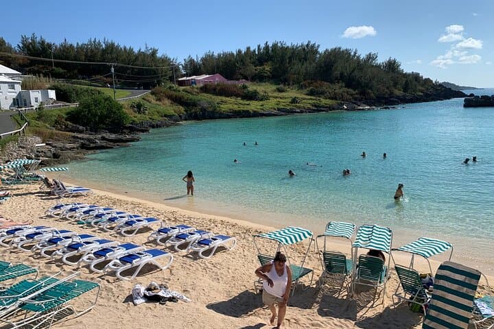 Bermuda Beach Escape & Hamilton Shopping Shore Excursion photo 2