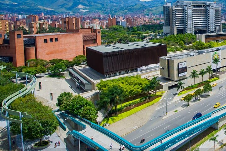 Medellin in a Day: City Tour, Metrocable & Commune 13 Graffitour photo 5
