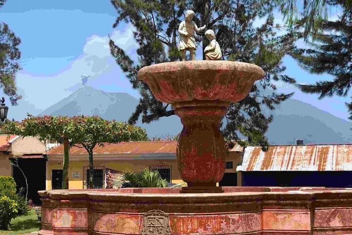 Craft Workshops, Textiles and Village Life Around Antigua Guatemala photo 2