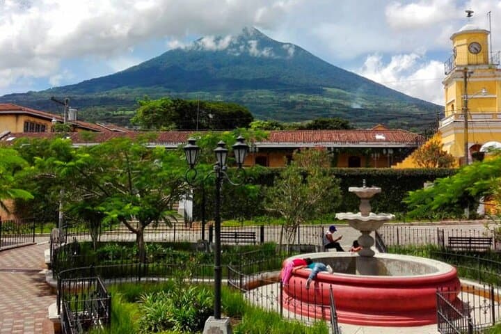 Craft Workshops, Textiles and Village Life Around Antigua Guatemala