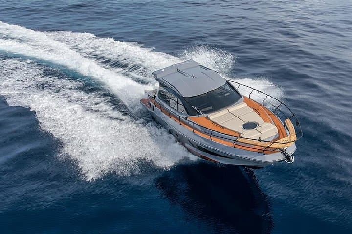 Private Yacht Rental in Miami: 4-Hour Charter from Bayside Marketplace photo 3