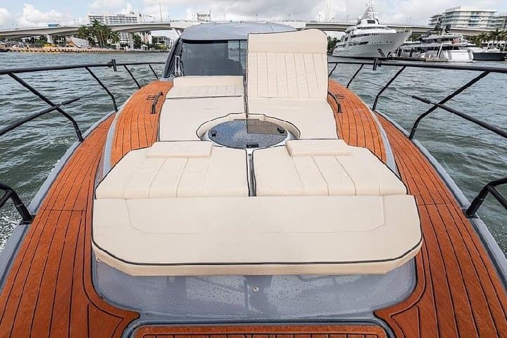 Private Yacht Rental in Miami: 4-Hour Charter from Bayside Marketplace photo 4