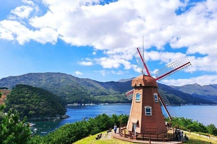 Geoje Private Day Tour: Oedo Botania, Hill of Wind & Coastal Sights from Busan