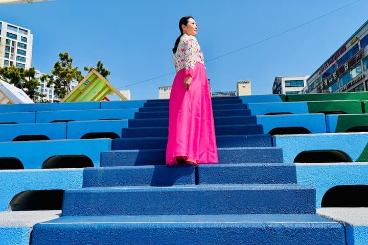 Hanbok Rental at Gwangalli Beach: Traditional Dress Photo Experience in Busan photo 6