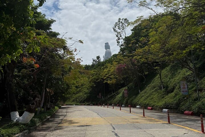 Da Nang City Sightseeing & Paragliding: Marble Mountains to Son Tra Views photo 5
