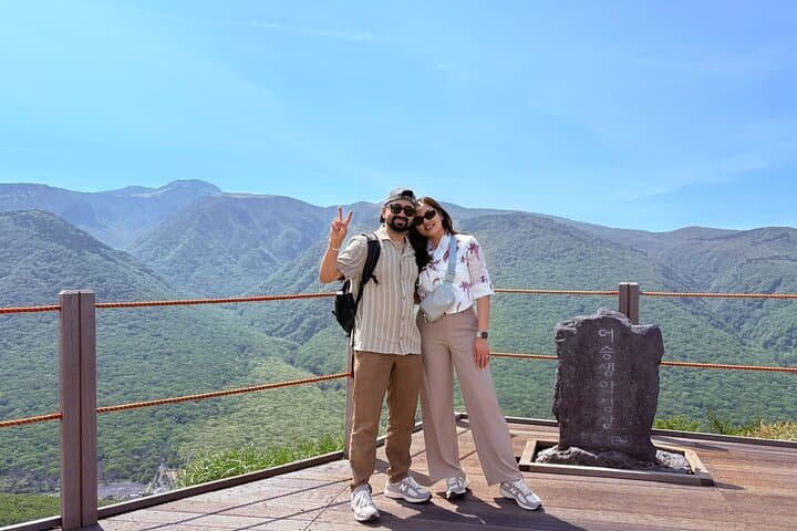 Healing South Jeju: Mt. Halla Hike, Jusangjeolli & Oedolgae Day Tour photo 3