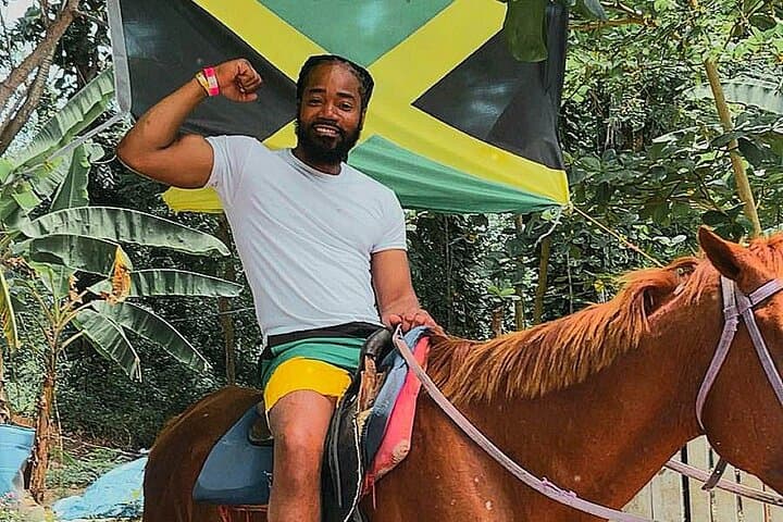 Ocho Rios Blue Hole River Tubing and Horseback Swim Combo photo 4