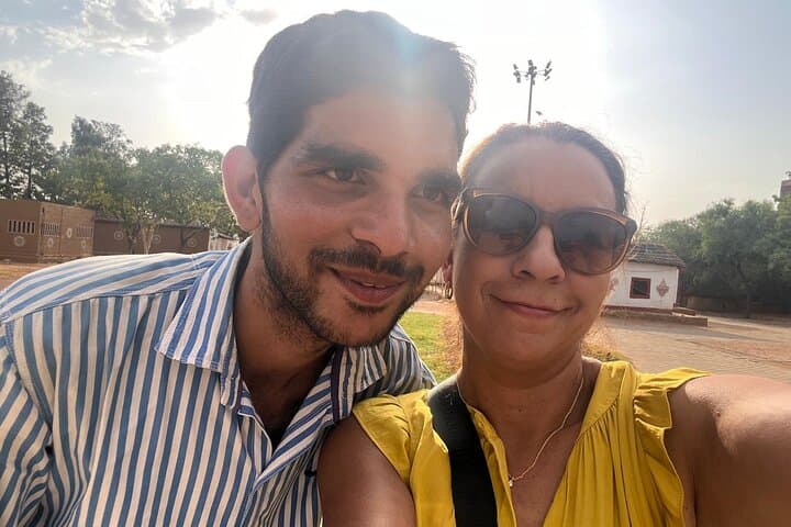 Jaipur Electric Motorbike Cultural Ride for Solo Female Travelers photo 4