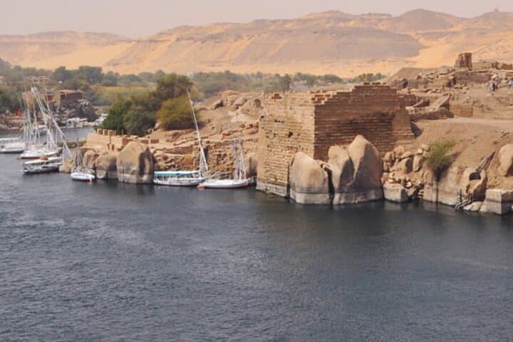 Sail a Traditional Felucca to Elephantine's Botanical Gardens in Aswan