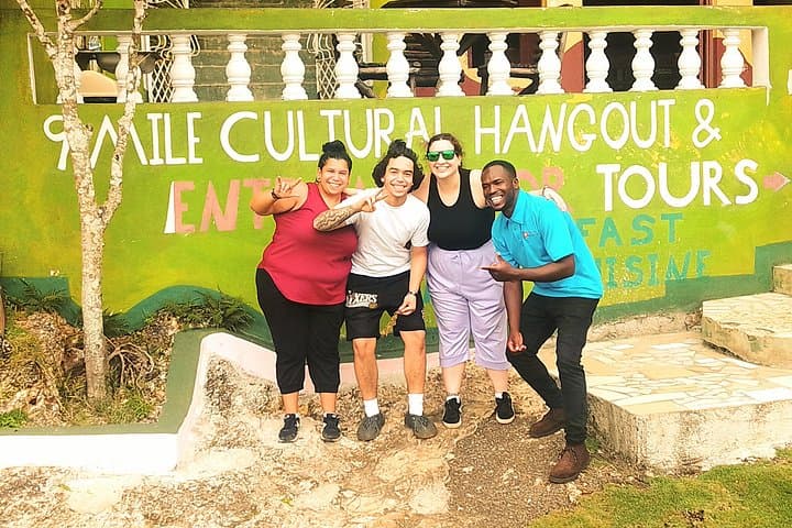 Bob Marley Nine Mile Heritage Tour from Ocho Rios — Bus Transfer & Guided Experience