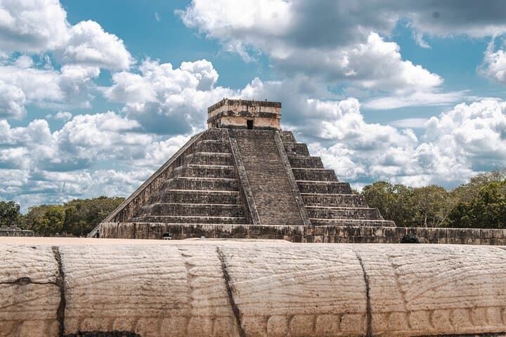 Chichén Itzá, Cenote Maya & Valladolid: One-Day Archaeological and Cenote Swim from the Riviera Maya
