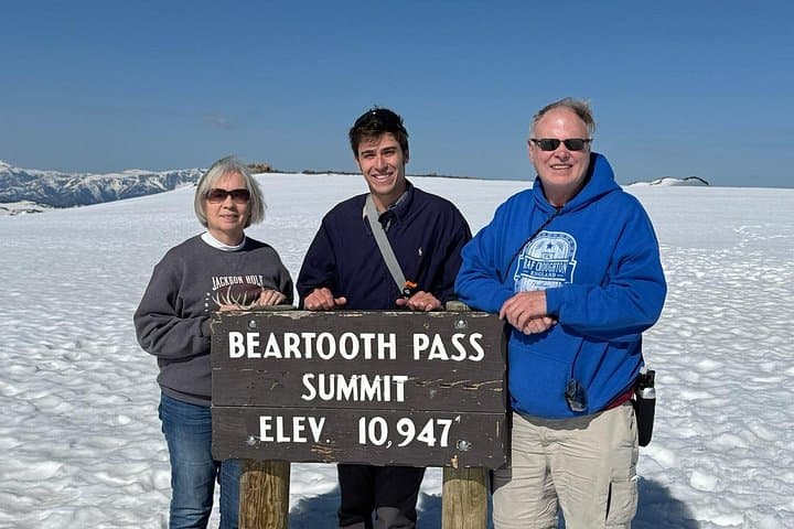 Beartooth Highway Private Tour: Scenic Drive, Wildlife Viewing & Top of the World photo 2